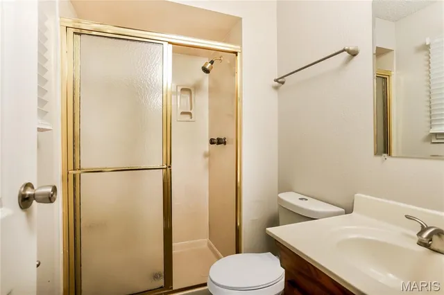 $2,135 | 5621 Wieland Drive, St. Louis, MO 63128