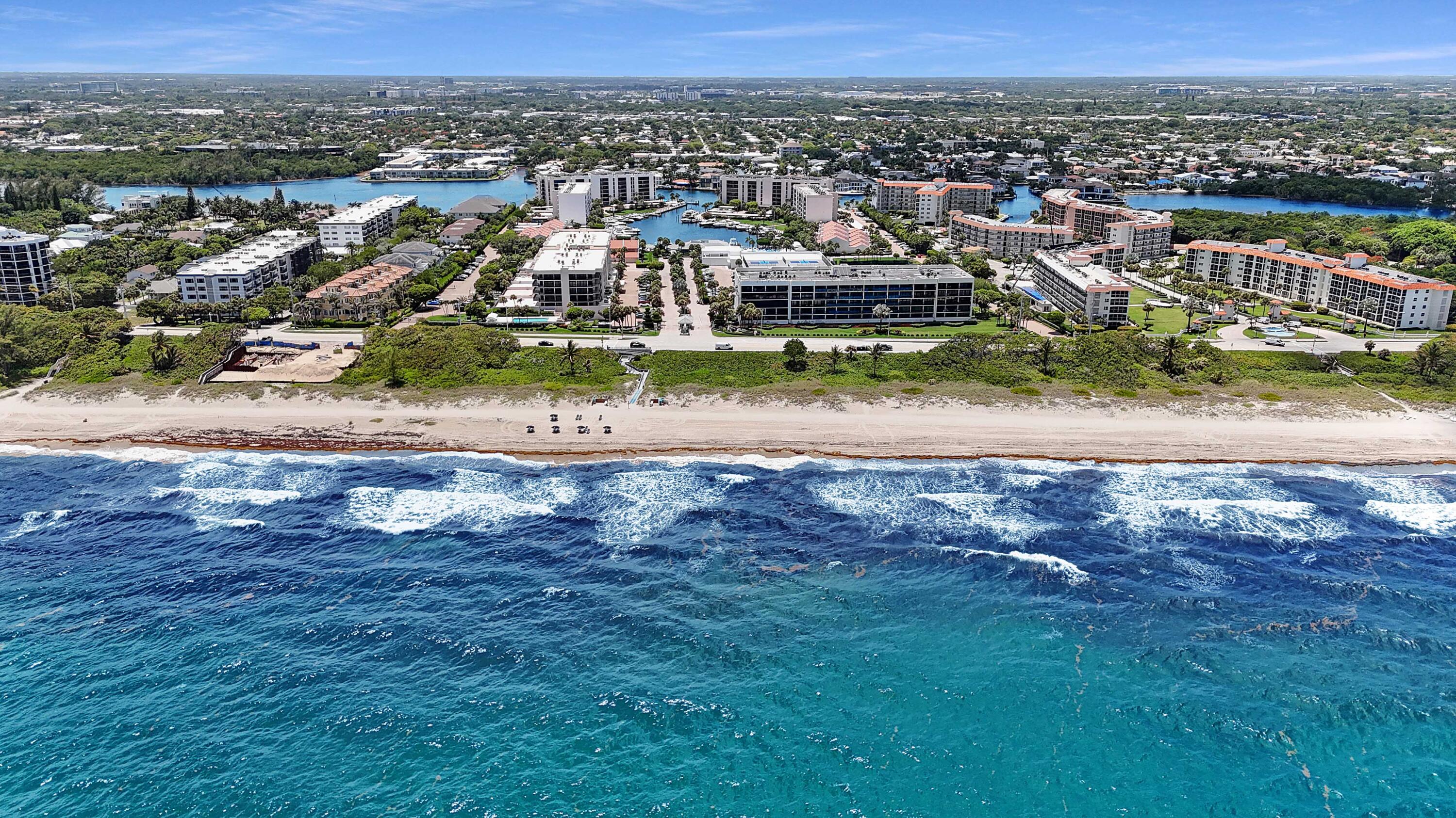 2697 North Ocean Boulevard, Unit F505 Boca Raton, FL 33431 - Photo 11 of 67 yacht-and-racquet-club-boca-raton-twilig
