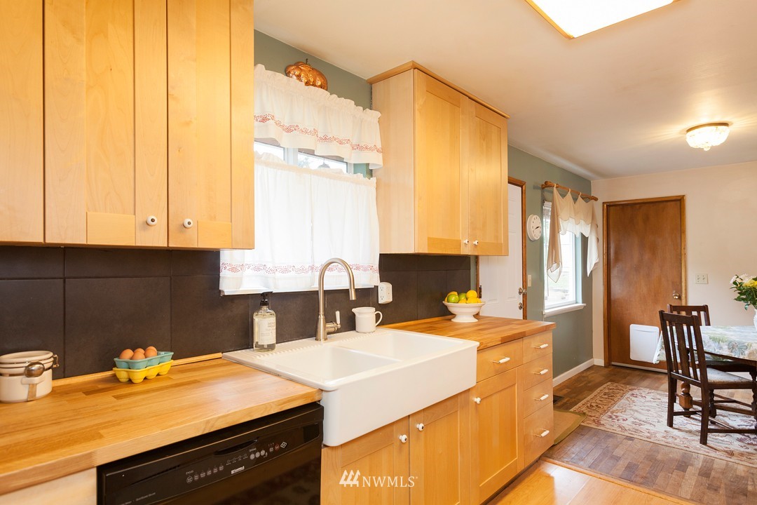 11439 Southeast 182nd Street Renton, WA 98055 - Photo 3 of 23