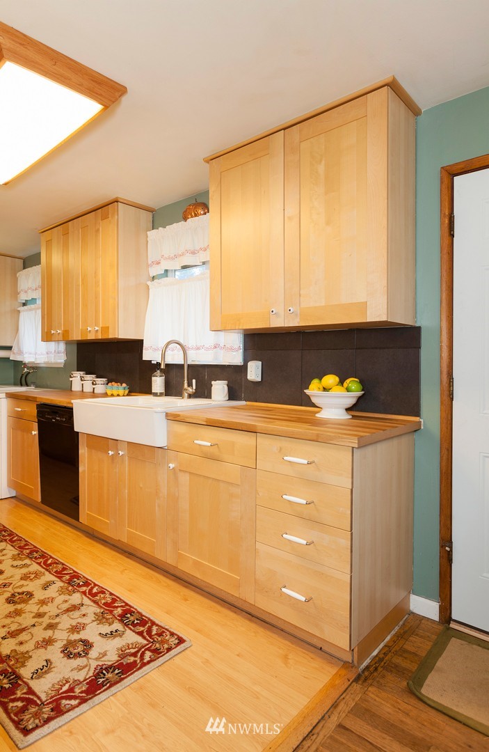 11439 Southeast 182nd Street Renton, WA 98055 - Photo 4 of 23