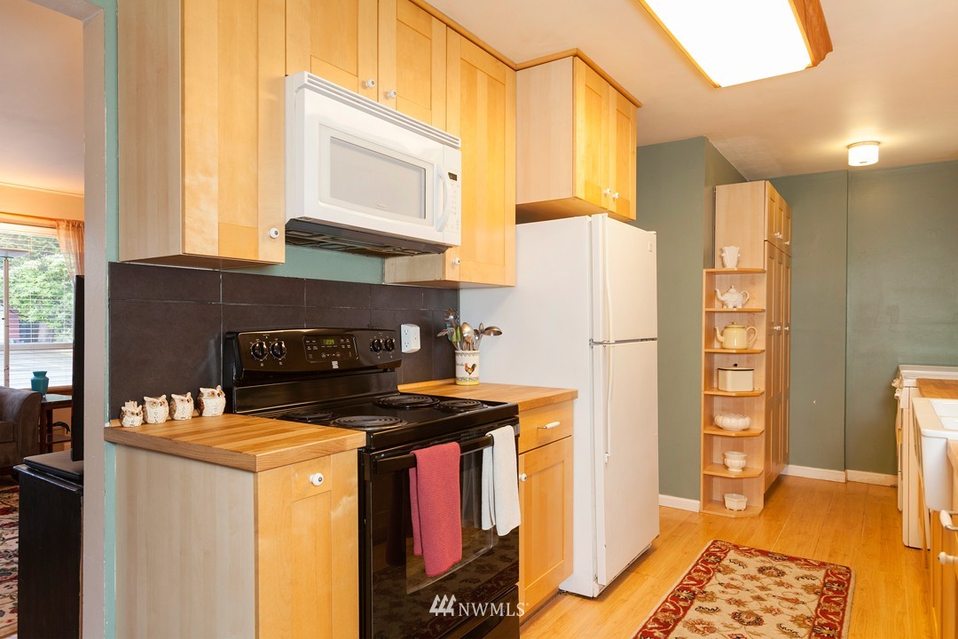 11439 Southeast 182nd Street Renton, WA 98055 - Photo 6 of 23