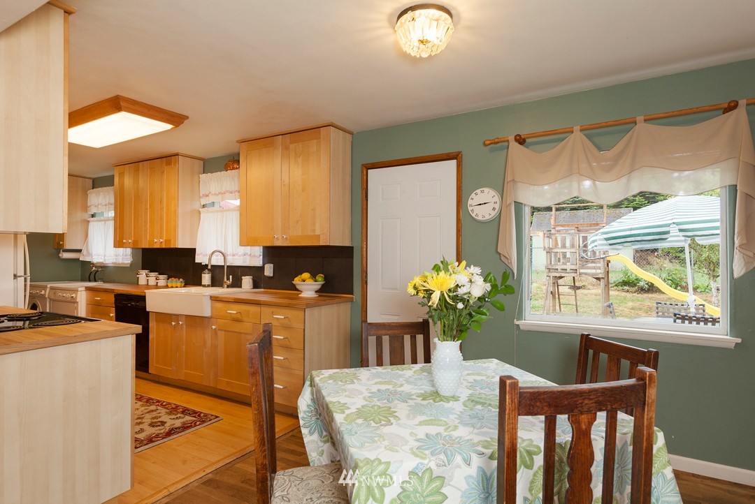 11439 Southeast 182nd Street Renton, WA 98055 - Photo 7 of 23