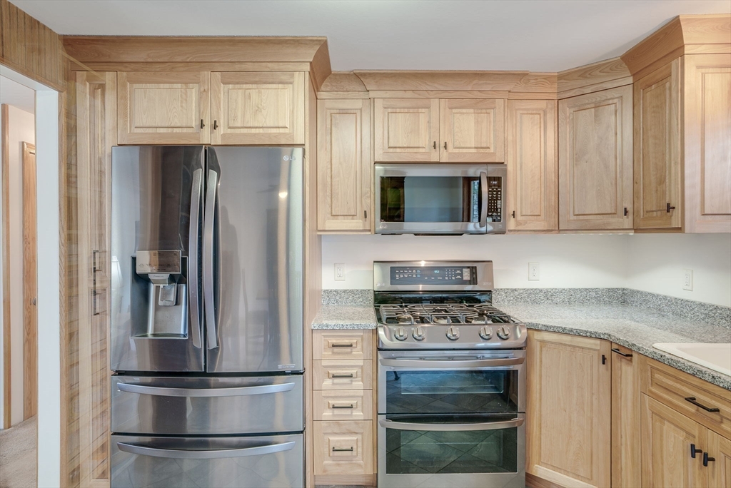 40 Charles Street Georgetown, MA 01833 - Photo 3 of 33 Gallery Image 3