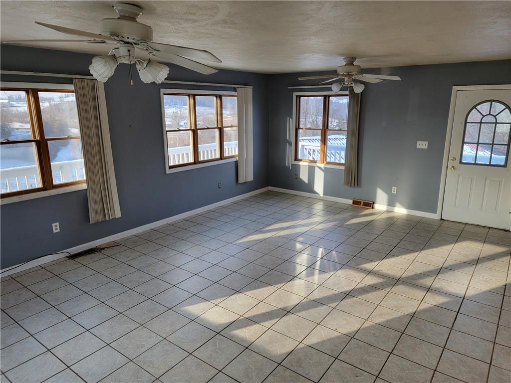95 Crossridge Road Charleroi, PA 15022 - Photo 5 of 20 Gallery Image 5