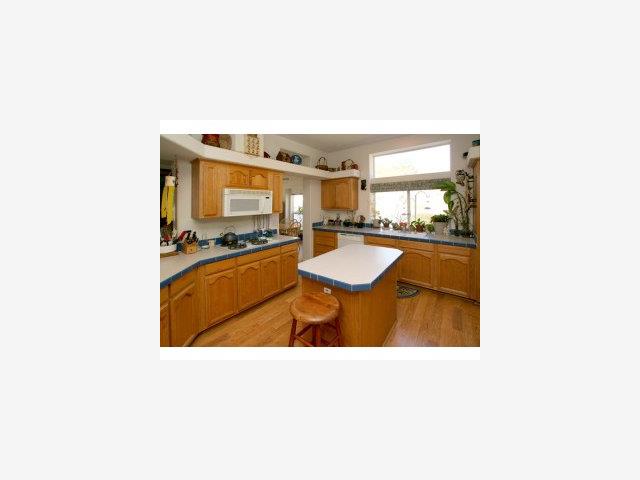 371 Strawberry Road Watsonville, CA 95076 - Photo 4 of 9 Gallery Image 4