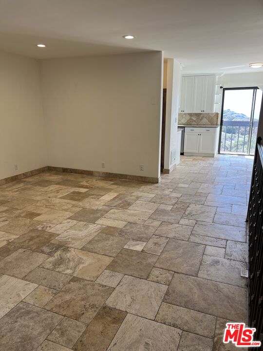 29239 Heathercliff Road, Unit 3 Malibu, CA 90265 - Photo 16 of 30