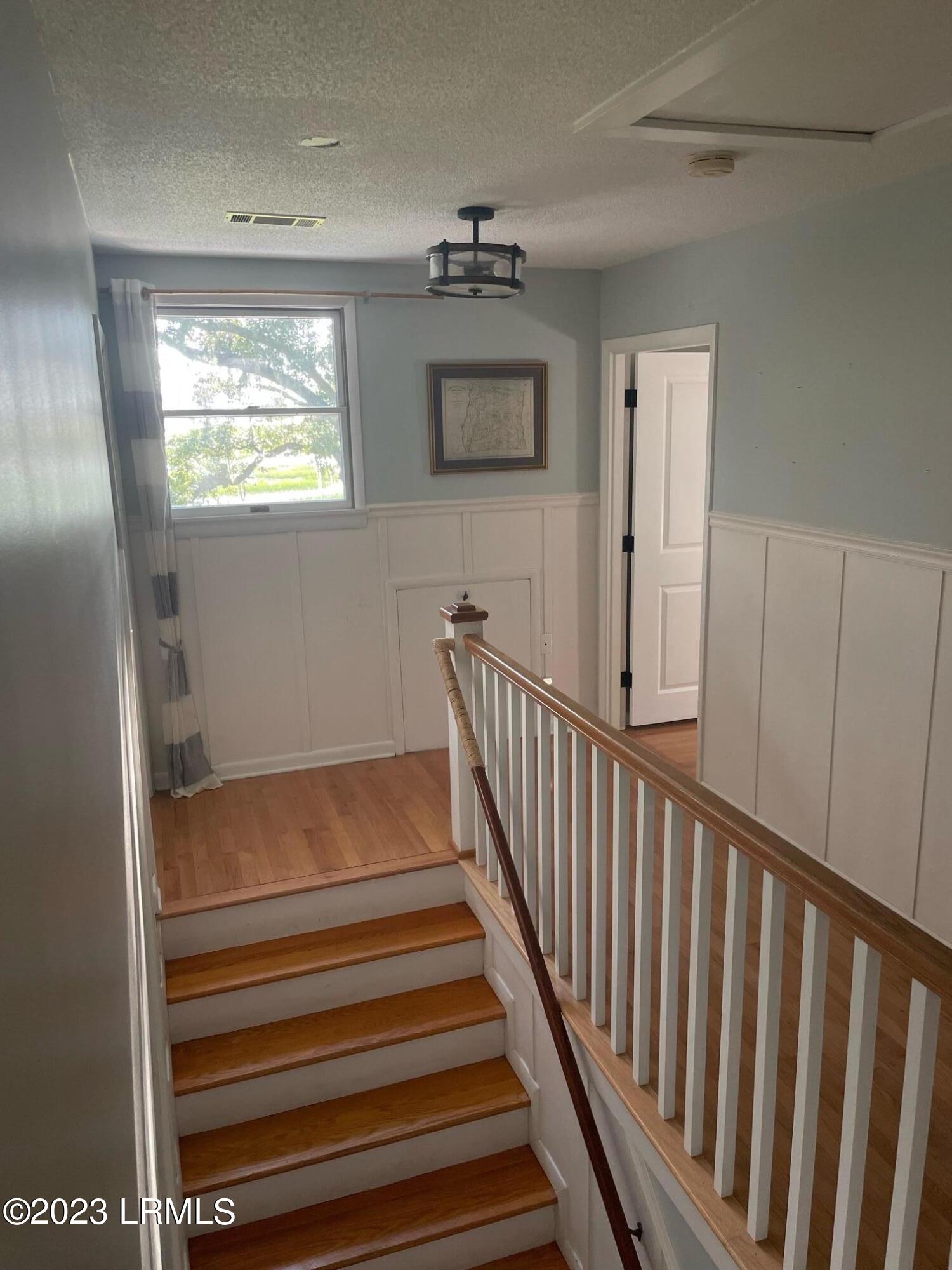 46 Meridian Road Beaufort, SC 29907 - Photo 21 of 42 stairr up