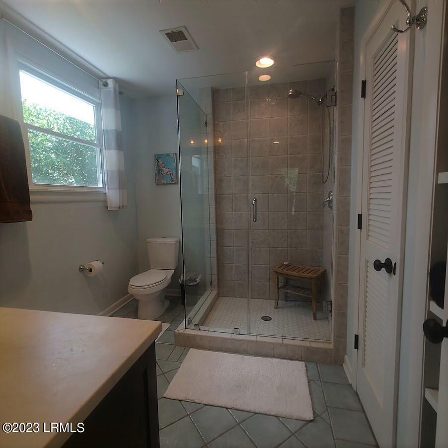 46 Meridian Road Beaufort, SC 29907 - Photo 26 of 42 MBR bath (2)