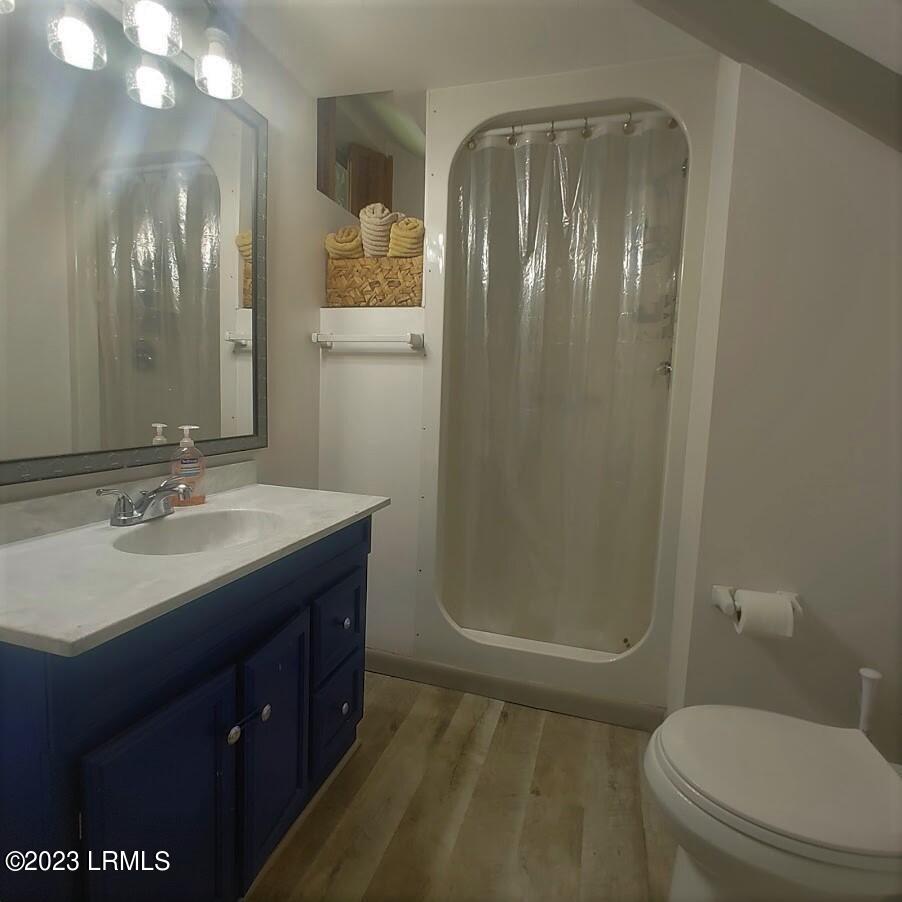 46 Meridian Road Beaufort, SC 29907 - Photo 35 of 42 Bath3 (2)