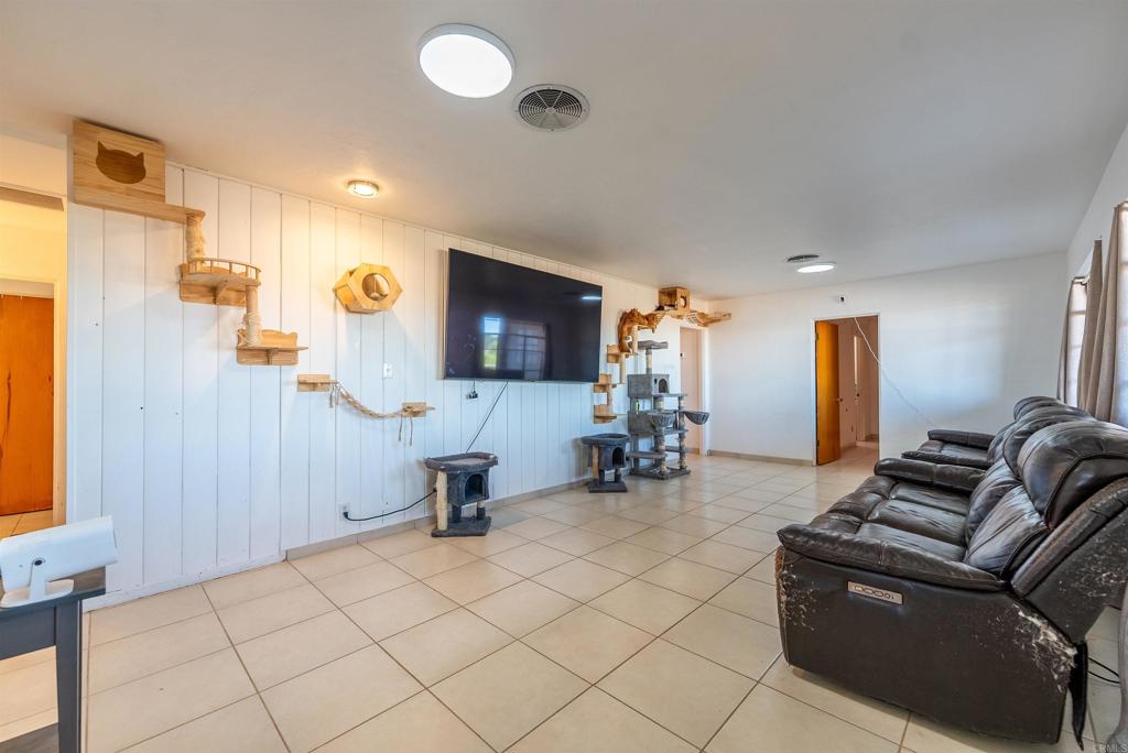 225 West Legion Road Brawley, CA 92227 - Photo 4 of 38