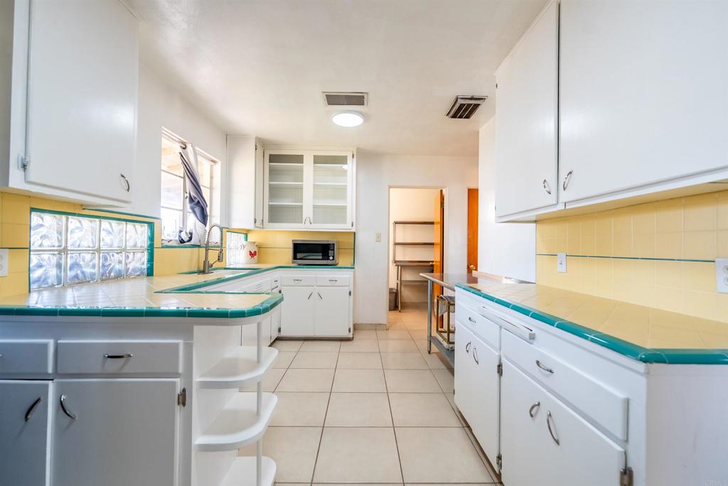 225 West Legion Road Brawley, CA 92227 - Photo 9 of 38