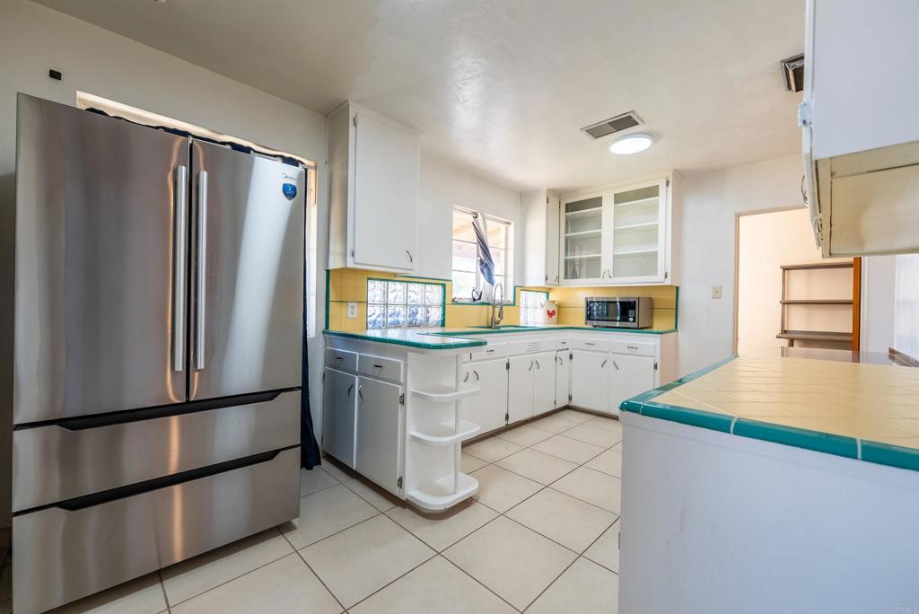 225 West Legion Road Brawley, CA 92227 - Photo 10 of 38