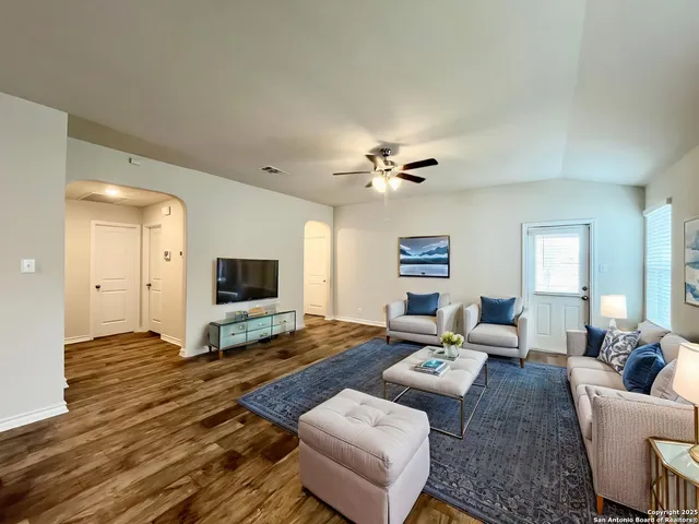 $1,650 | 6810 Schillings Key, San Antonio, TX 78252