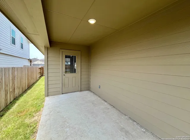 $1,650 | 6810 Schillings Key, San Antonio, TX 78252