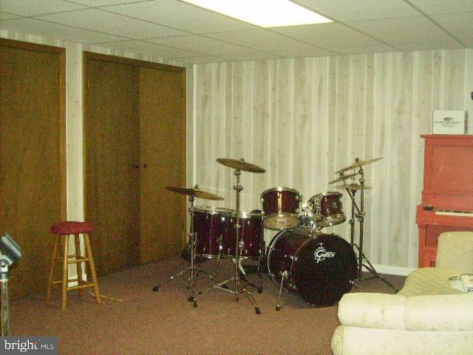 84 County Rte 9/11 Berkeley Springs, WV 25411 - Photo 5 of 22 finished room/in law suite