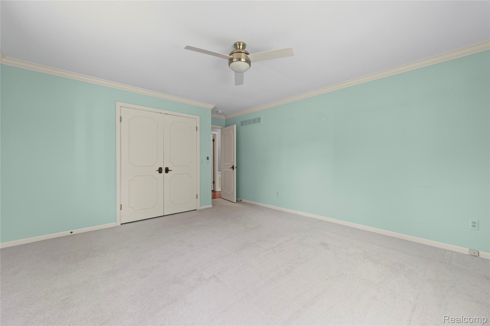 739 Ballantyne Road Grosse Pointe, MI 48236 - Photo 20 of 40