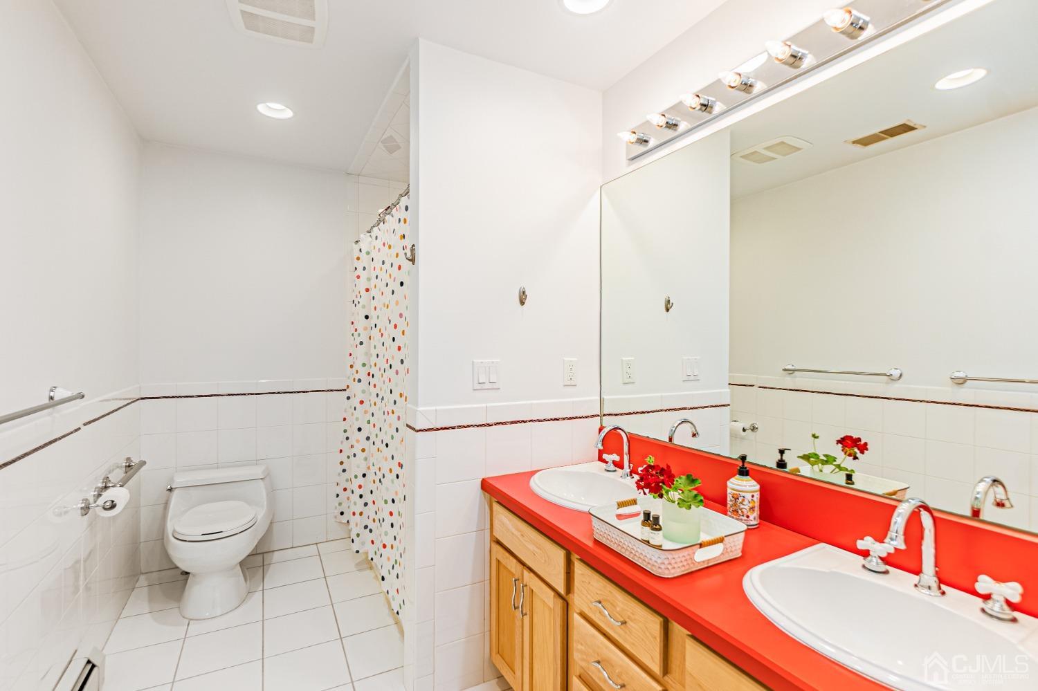 60 Sherwood Road Colonia, NJ 07067 - Photo 35 of 47 Gallery Image 35