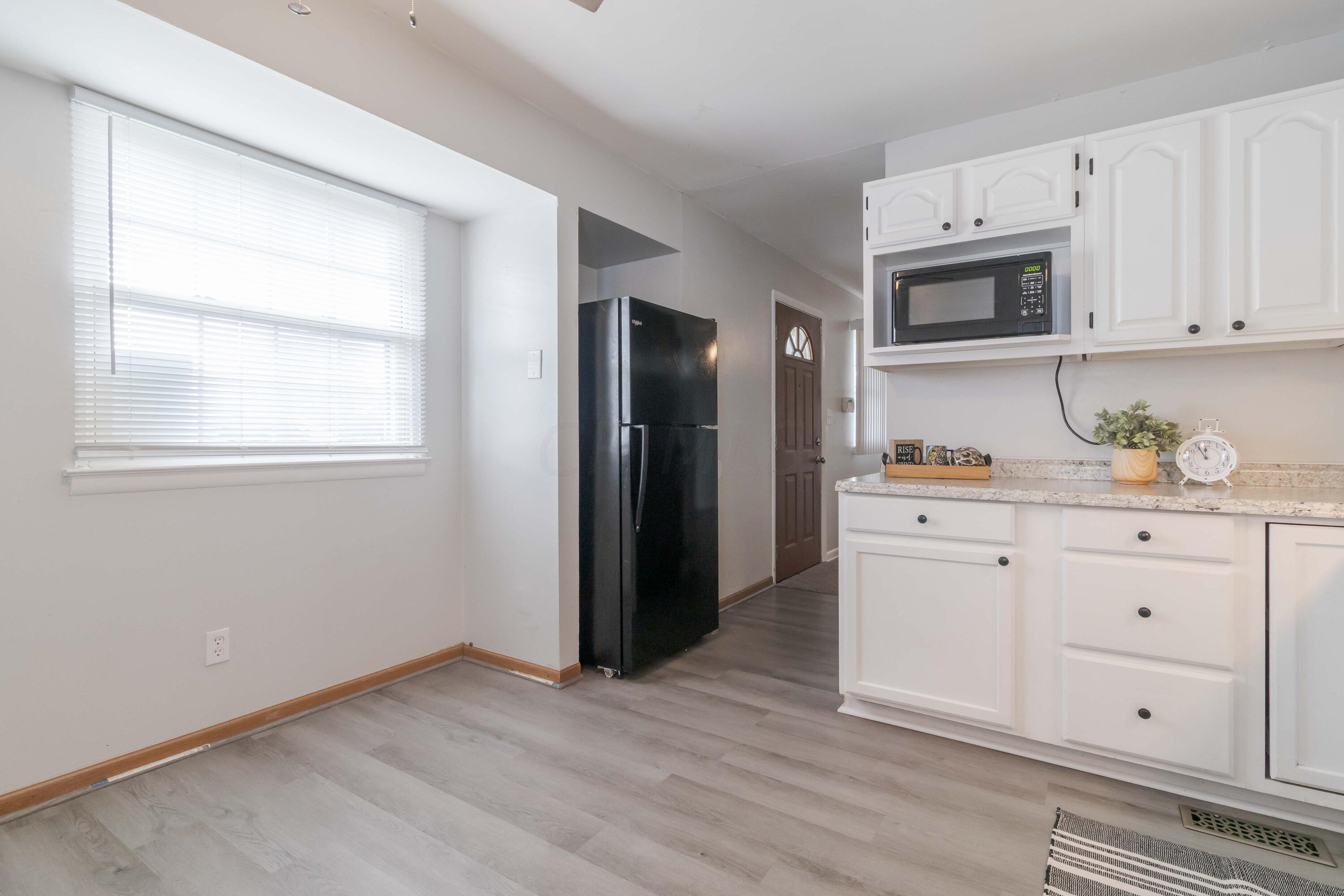174 Calahan Road Columbus, OH 43207 - Photo 6 of 40 Kitchen