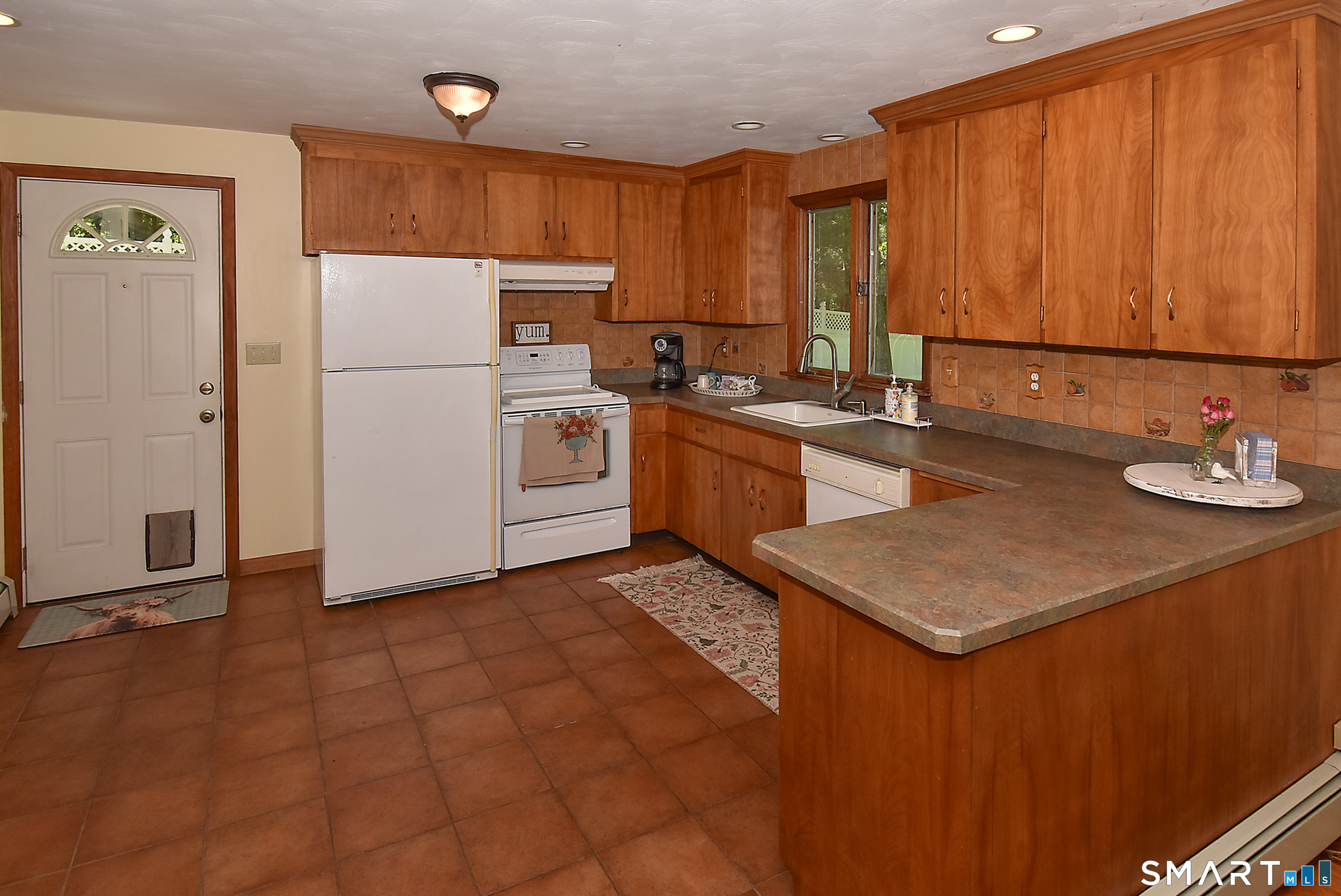 607 Old Post Road Tolland, CT 06084 - Photo 13 of 32