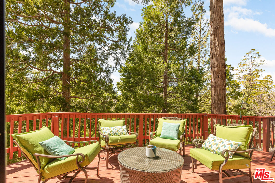 504 Rainier Road Lake Arrowhead, CA 92352 - Photo 12 of 37 Gallery Image 12