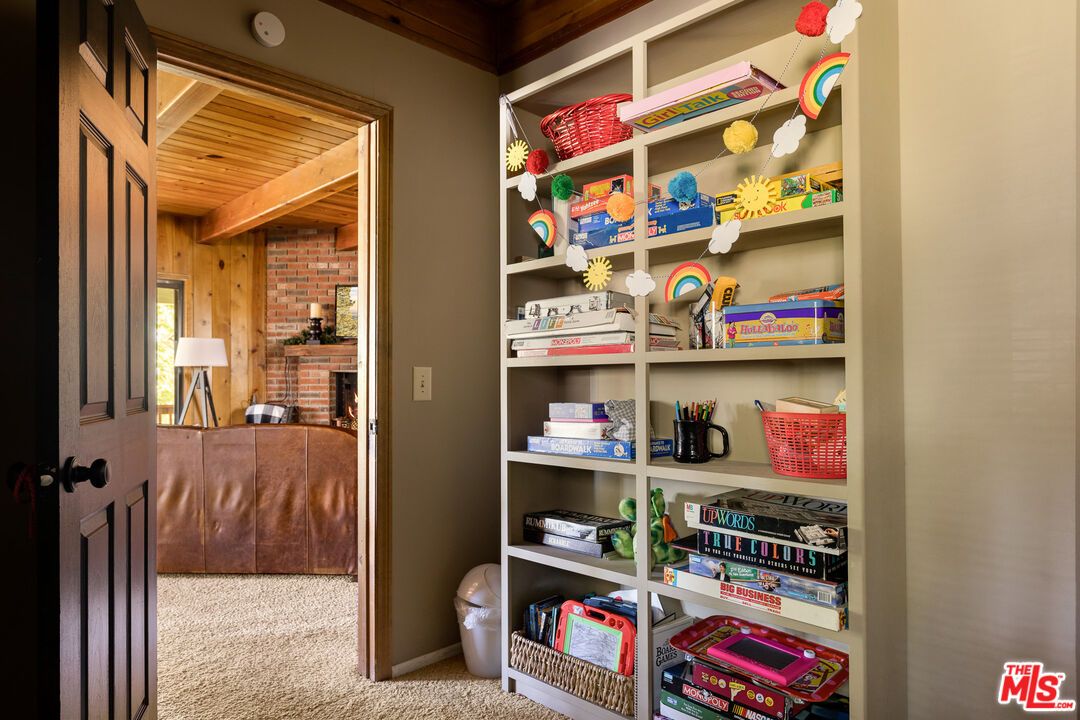 504 Rainier Road Lake Arrowhead, CA 92352 - Photo 27 of 37 Gallery Image 27