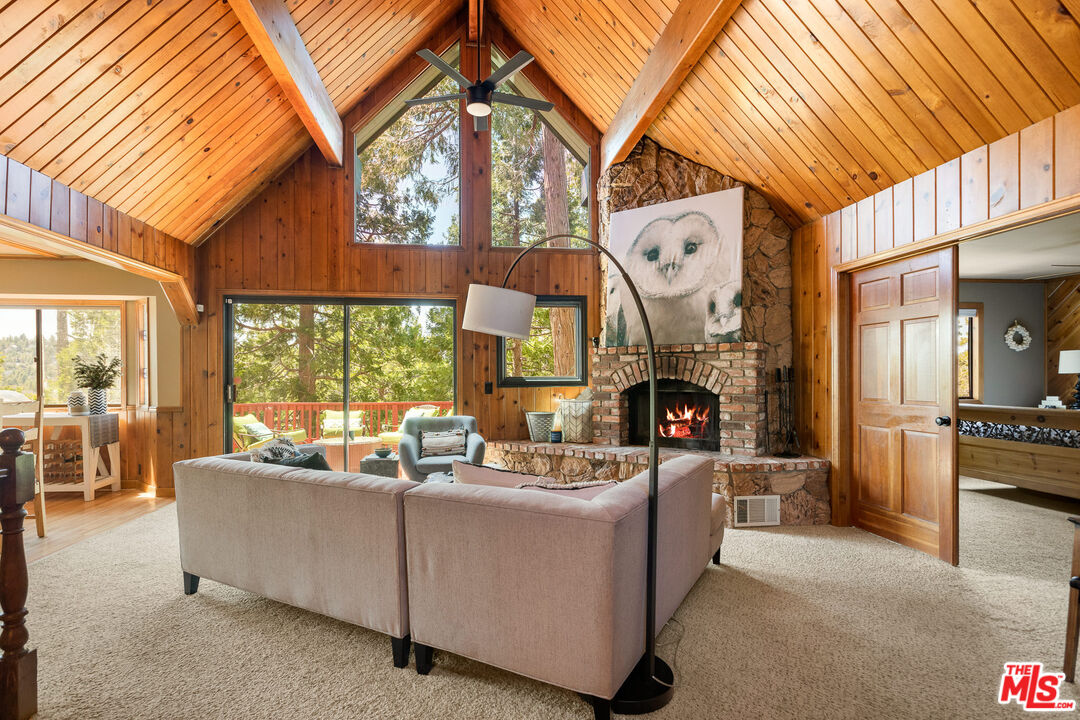 504 Rainier Road Lake Arrowhead, CA 92352 - Photo 3 of 37 Gallery Image 3