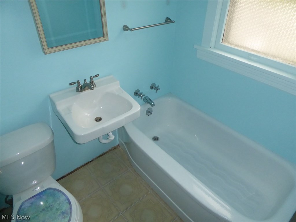 3828 Silsby Road Cleveland, OH 44111 - Photo 7 of 19 Gallery Image 7