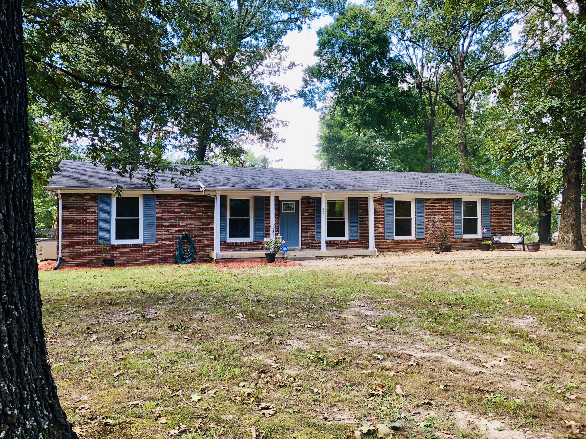225 Yorktown Road Clarksville, TN 37042 - Photo 1 of 10 front view of a house with a yard