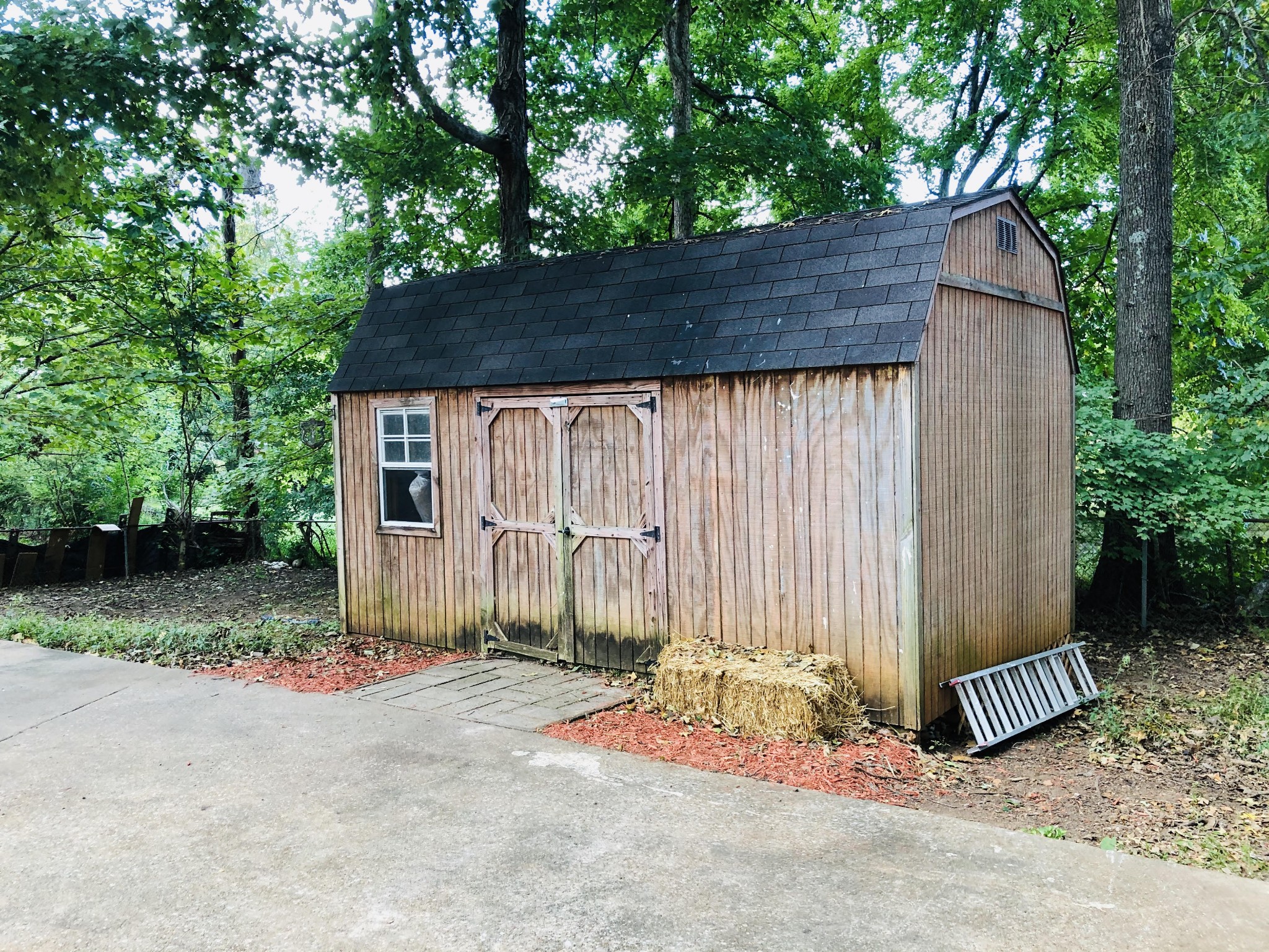 225 Yorktown Road Clarksville, TN 37042 - Photo 10 of 10 a backyard of a house