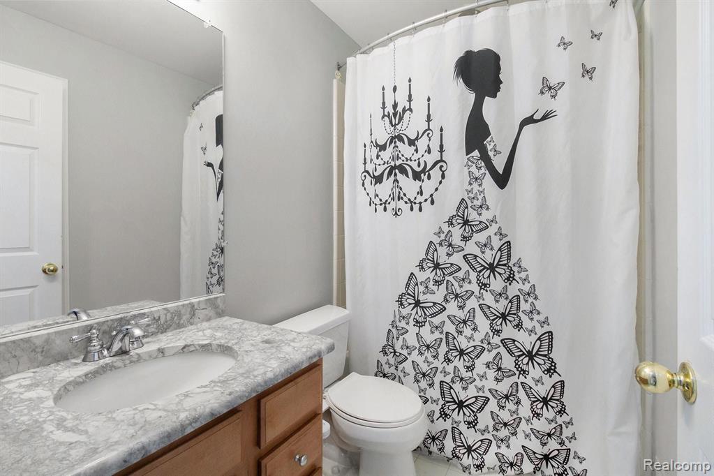 41568 Thoreau Ridge Novi, MI 48377 - Photo 24 of 36