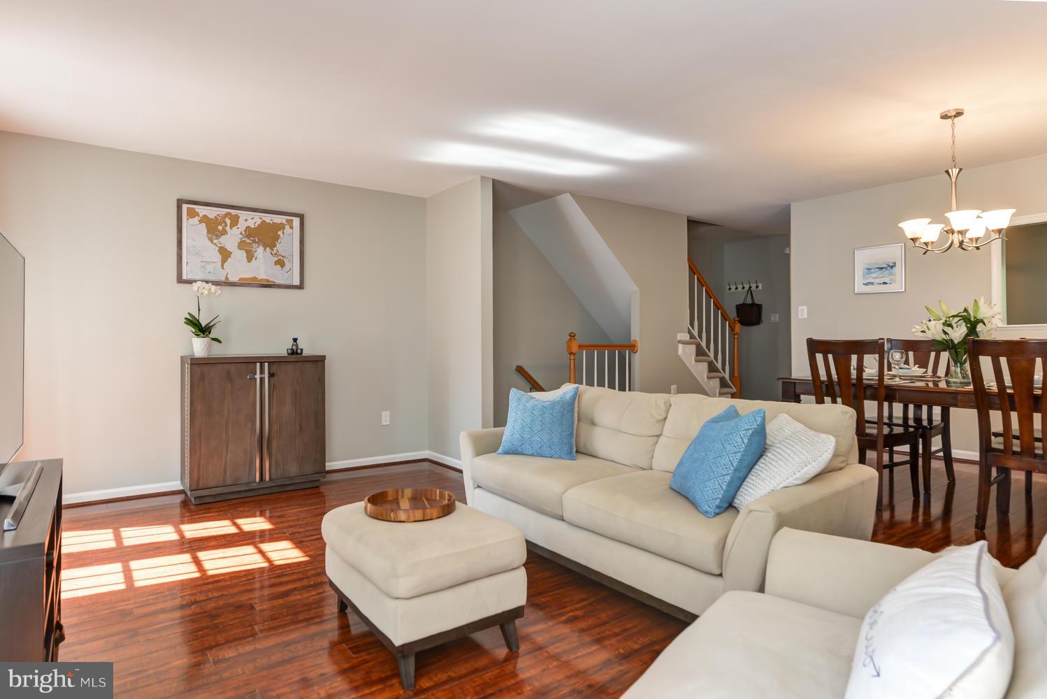 7227 Olde Lantern Way Springfield, VA 22152 - Photo 13 of 30 Living Room
