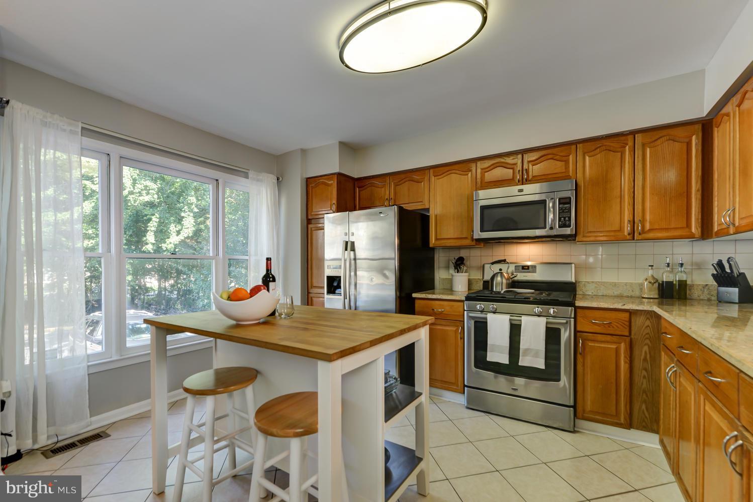 7227 Olde Lantern Way Springfield, VA 22152 - Photo 6 of 30 Kitchen