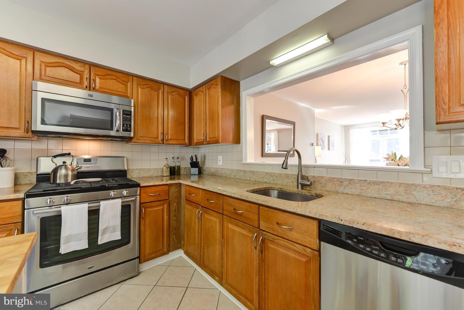 7227 Olde Lantern Way Springfield, VA 22152 - Photo 8 of 30 Stainless Steel Appliances