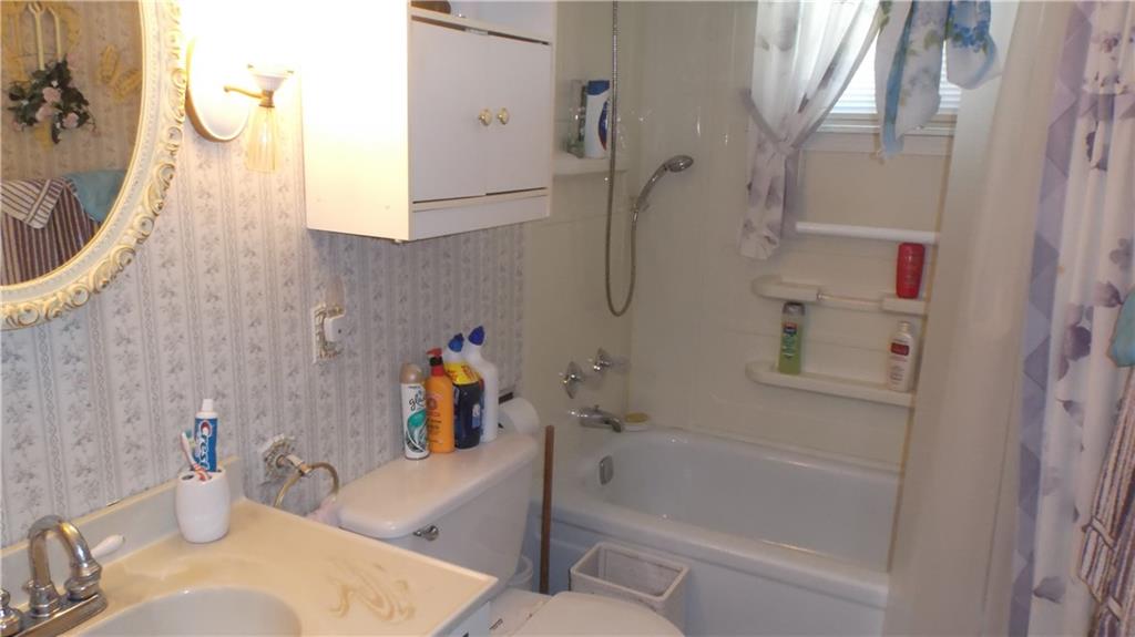 18 Pikeview Drive Richeyville, PA 15358 - Photo 13 of 24 Full Bath