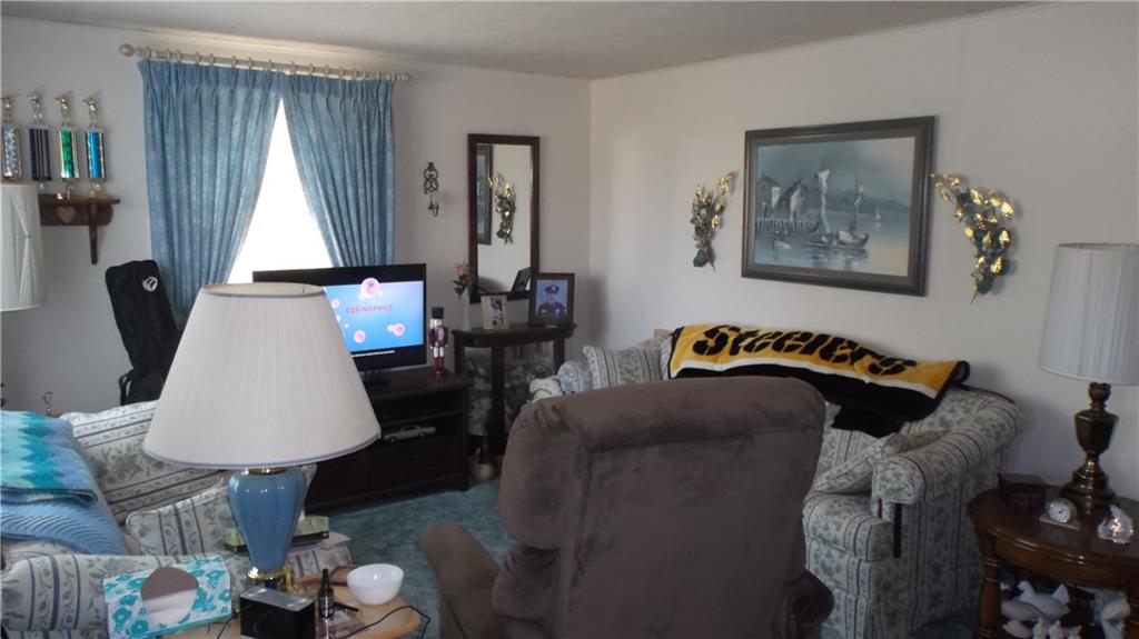 18 Pikeview Drive Richeyville, PA 15358 - Photo 7 of 24 Living Room