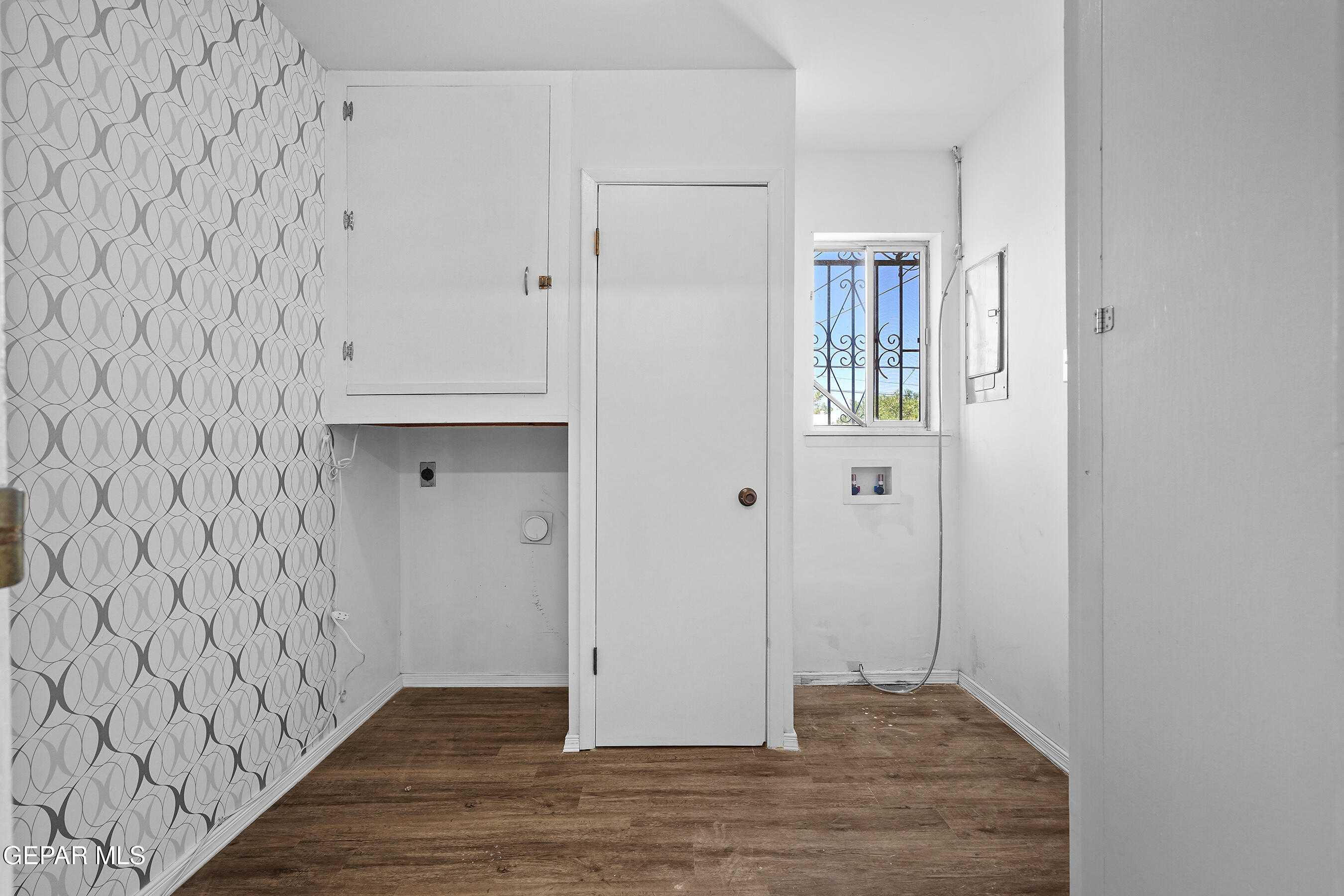 416 San Saba Road El Paso, TX 79912 - Photo 24 of 41 a view of an empty room