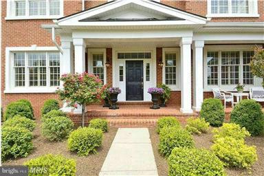 4468 Corral Road Warrenton, VA 20187 - Photo 3 of 30 Covered front entry