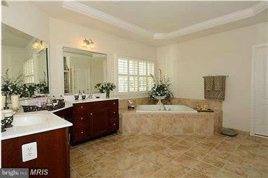 4468 Corral Road Warrenton, VA 20187 - Photo 22 of 30 Bath (Master)