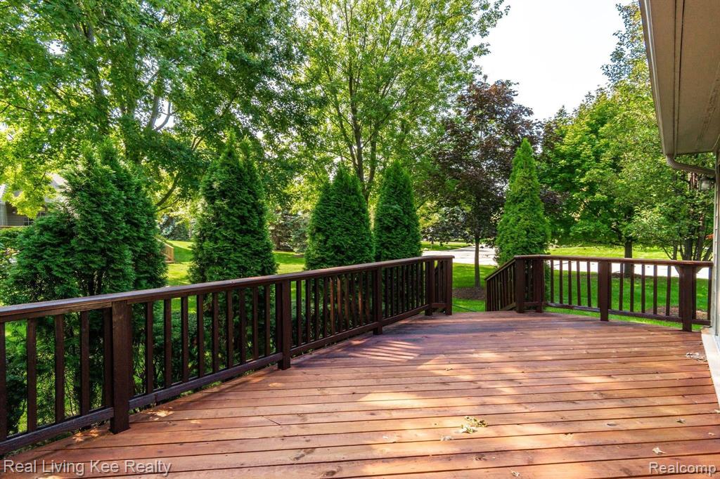 936 Pine Trail Drive Rochester Hills, MI 48307 - Photo 12 of 37