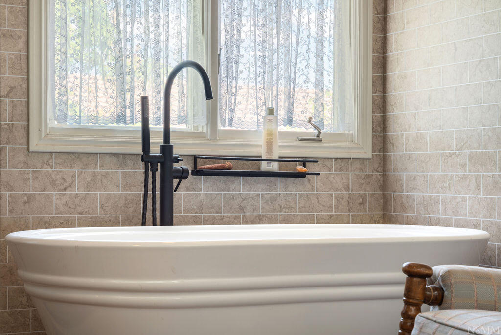 545 South Valley View Drive, Unit 67 St. George, UT 84770 - Photo 27 of 45 master tub