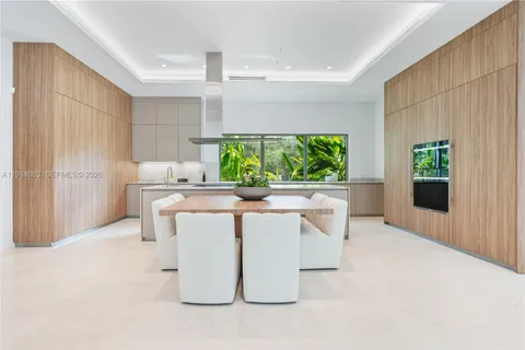 $10,495,000 | 6720 Southwest 98th Street, Pinecrest, FL 33156