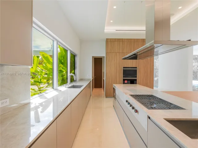 $10,995,000 | 6720 Southwest 98th Street, Pinecrest, FL 33156