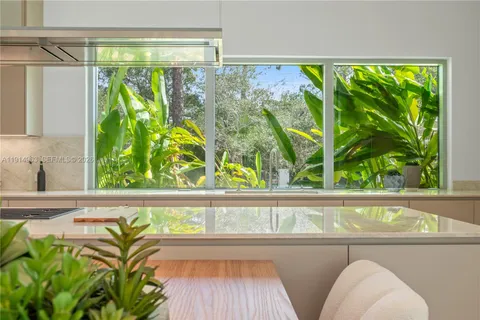 $10,495,000 | 6720 Southwest 98th Street, Pinecrest, FL 33156