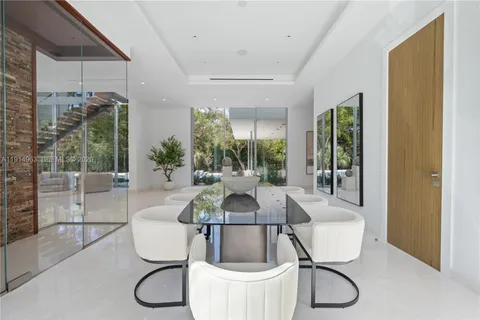 $10,495,000 | 6720 Southwest 98th Street, Pinecrest, FL 33156