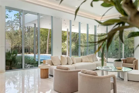$10,495,000 | 6720 Southwest 98th Street, Pinecrest, FL 33156