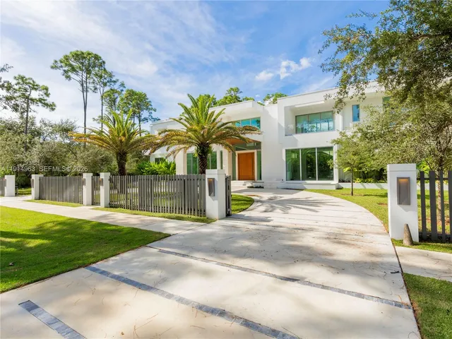 $10,995,000 | 6720 Southwest 98th Street, Pinecrest, FL 33156