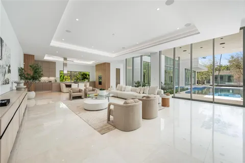 $10,495,000 | 6720 Southwest 98th Street, Pinecrest, FL 33156