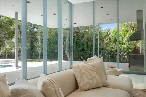 $10,495,000 | 6720 Southwest 98th Street, Pinecrest, FL 33156