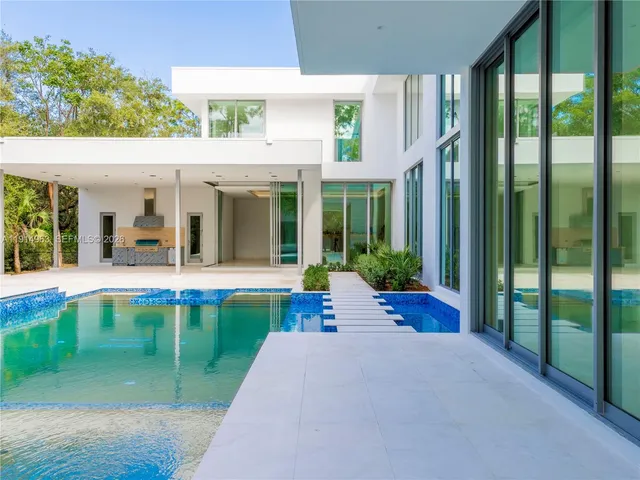 $10,995,000 | 6720 Southwest 98th Street, Pinecrest, FL 33156