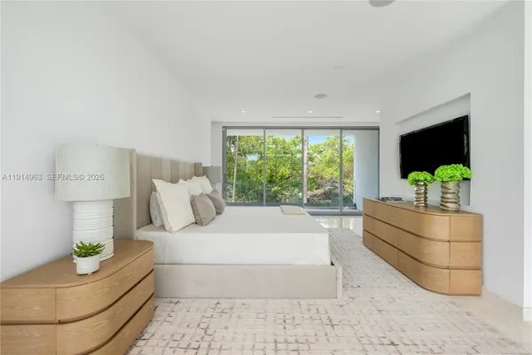 $10,495,000 | 6720 Southwest 98th Street, Pinecrest, FL 33156